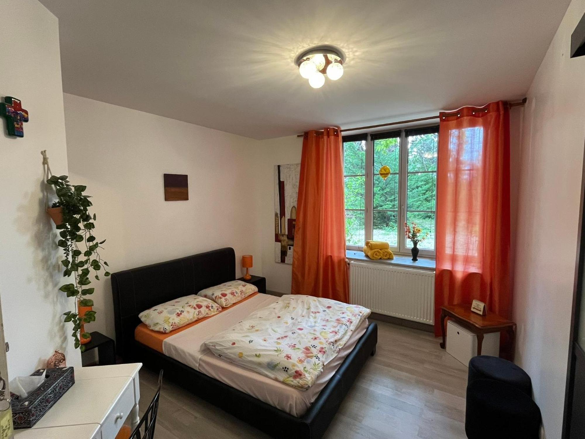 Couleurs De La Vie - Chambres D'Hotes Et Gite Cormatin Bilik gambar